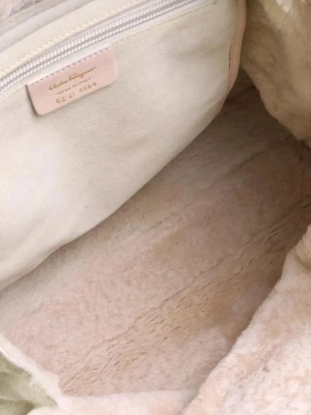 Auth Salvatore Ferragamo Shoulder Bag Beige/Pink Beige Mutton fur - Picture 15 of 16